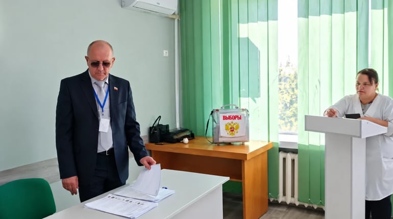 (ВІДЕО) Вибори до Держдуми РФ на Сірогозщині: комісії ходять по домівках і голосують у лікарні