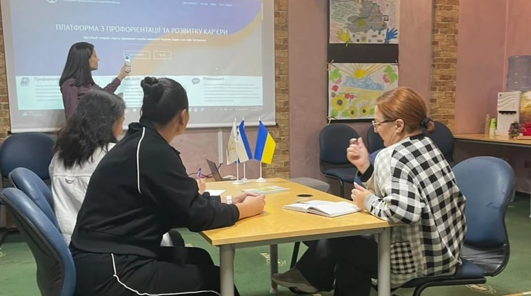Ужгородський центр “Вільні разом” провів для херсонців семінар про працевлаштування