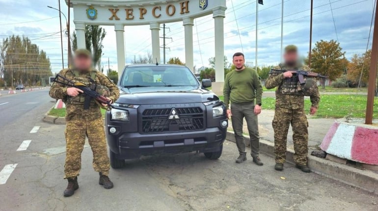 Нацгвардійці, які захищають Херсонщину, отримали бойовий пікап Mitsubishi