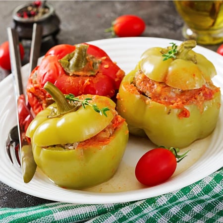 Фарширований перець із фаршем, гречкою та овочами