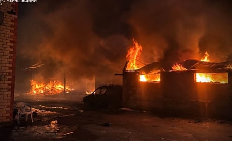 На Чернігівщині росіяни атакували домогосподарство та вдарили по автомобілю рятувальників