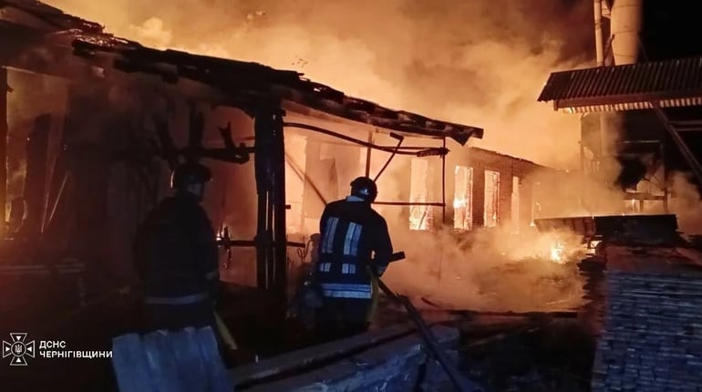 Росіяни атакували Чернігівщину: знищили будинок, пошкодили підприємства та Холми