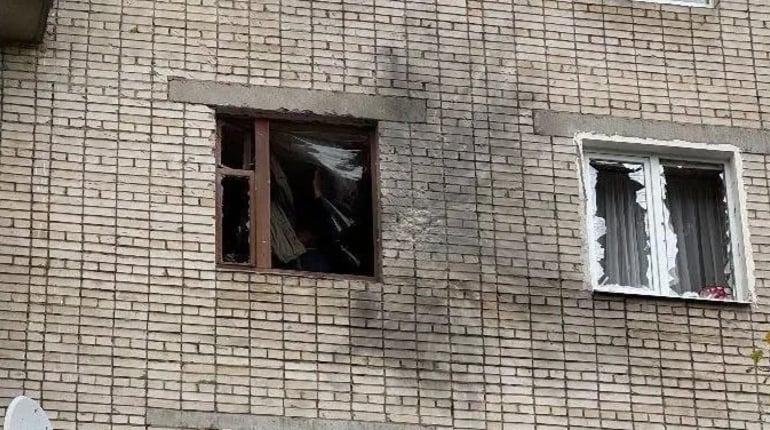 Російські війська атакували Чернігівщину: пошкоджено ліцей у Чернігові, є постраждалі