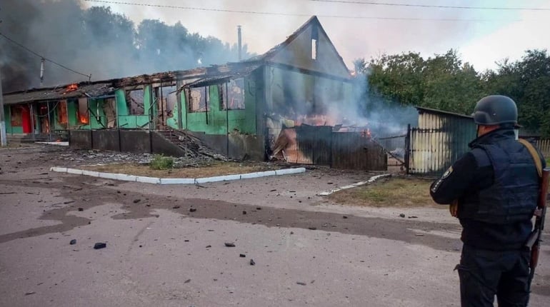 На Чернігівщині росіяни атакували склад, підприємства та храм: є постраждалі й значні втрати