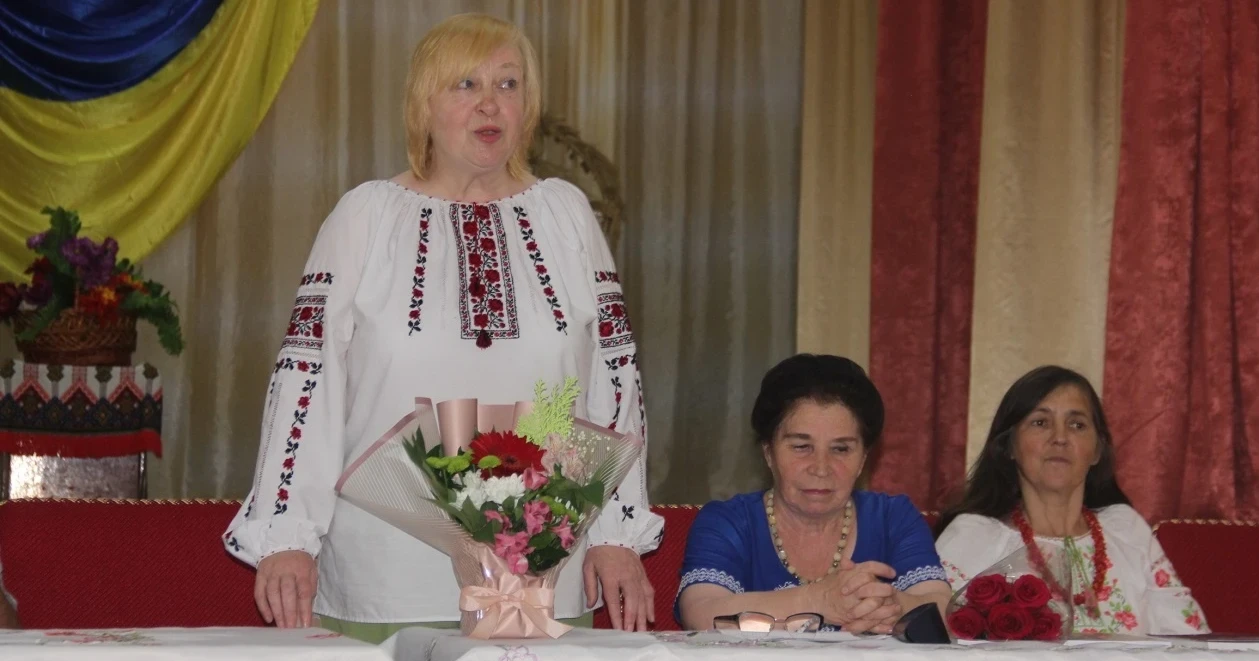 Письменниця із Нової Греблі стала лавреатом літературної премії, але подію затьмарило поранення сина