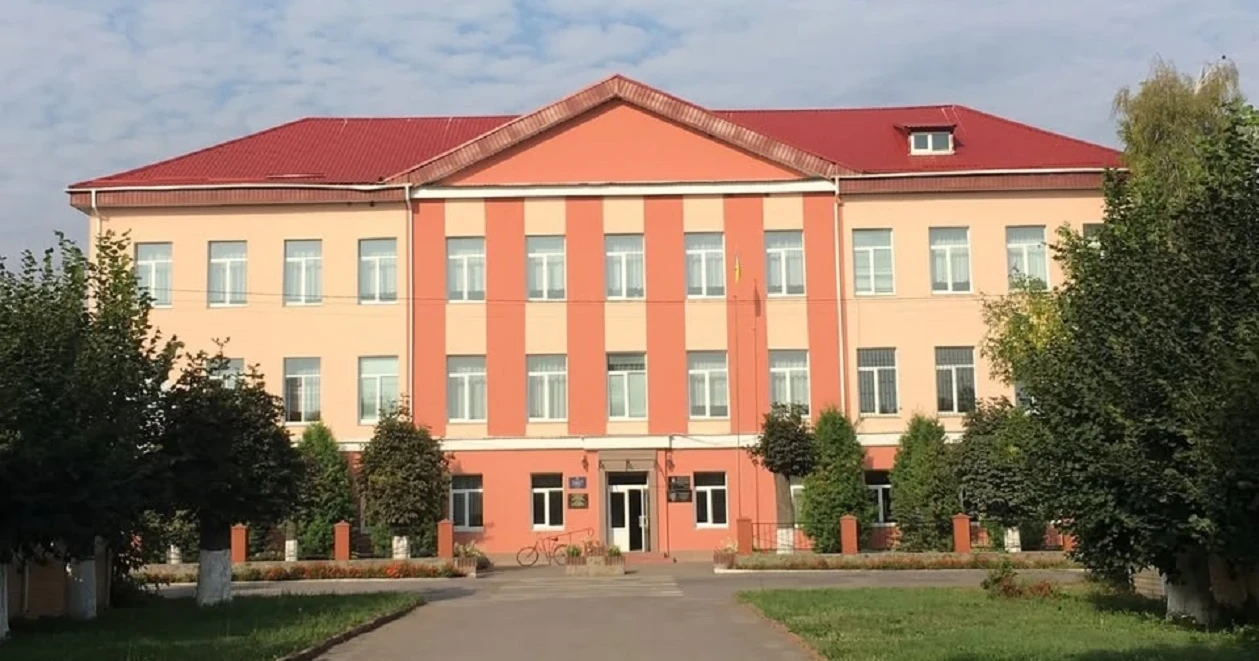 Знову у ТОП-10: ліцей №3 Калинівської міської ради у першій десятці обласного рейтингу НМТ-2026