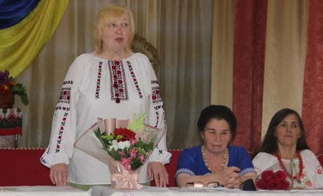 Письменниця із Нової Греблі стала лавреатом літературної премії, але подію затьмарило поранення сина