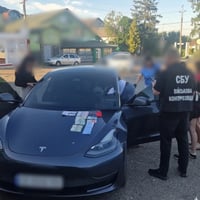 10 тисяч доларів за інвалідність та відстрочку від мобілізації: поліцейські викрили чергову схему