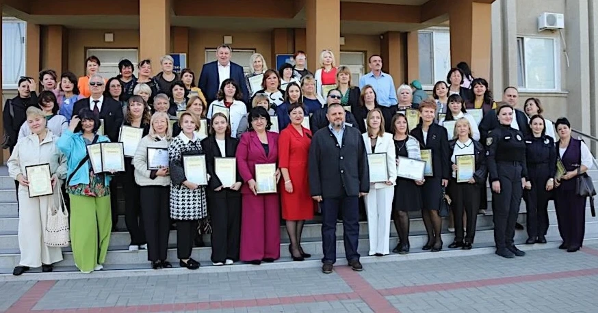 В Ізмаїлі напередодні свята відзначили найкращих освітян та працівників шкіл і садочків