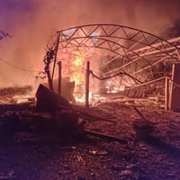 Нічна атака на Ізмаїльщину: внаслідок падіння уламків «шахеда» спалахнув приватний будинок (відео)
