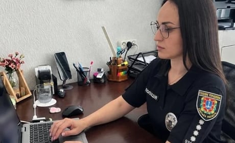 Продавали метадон біля лікарні: в Ізмаїлі затримали двох наркоділків