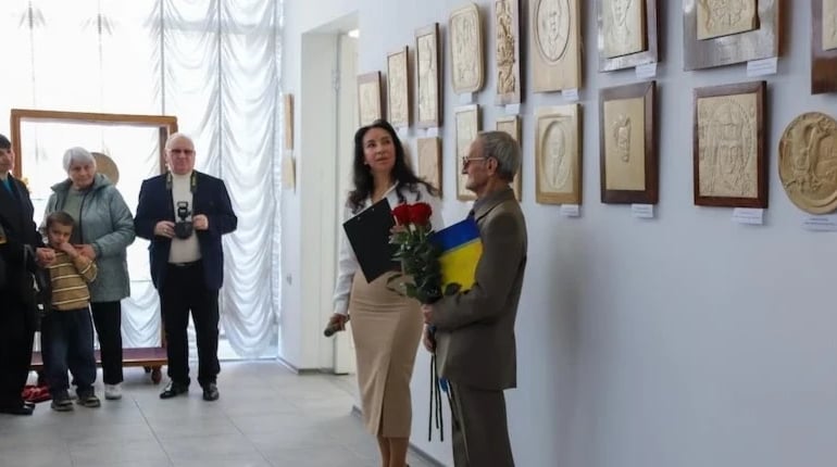 Дерево, що оживає: ізмаїльський майстер Михайло Пейков презентував ювілейну виставку