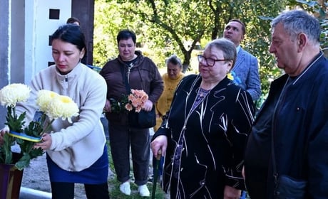 У камені — ім’я, у серцях — пам’ять: громада вшанувала полеглого Захисника Дмитра Авраменка