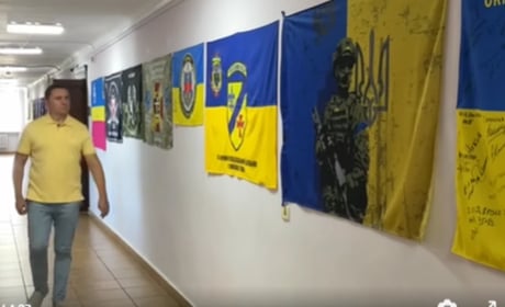 Під синьо-жовтим стягом — наша історія. Під ним — боротьба сьогодення. І під ним — майбутня Україна