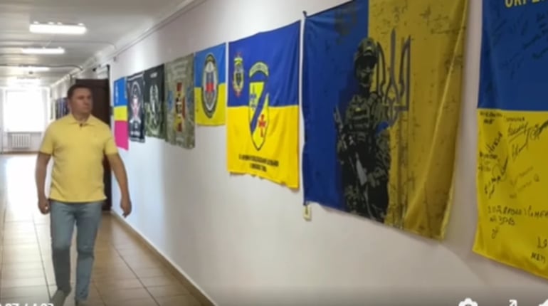 Під синьо-жовтим стягом — наша історія. Під ним — боротьба сьогодення. І під ним — майбутня Україна