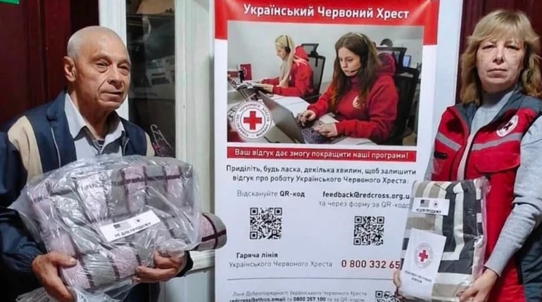 Бути поруч із тими, хто потребує допомоги та підтримки
