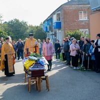 У найважчий час став на захист України - у Кагарлику провели в останню путь воїна Олега Мацібуру