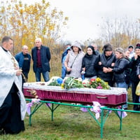 Один із перших став на шляху ворога - у Липовці поховали ветерана війни, волонтера Євгенія Аніщенка