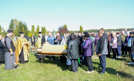 За рідну землю він згорів до тла - у Гороховому провели в останню путь воїна Віктора Дремлюгу
