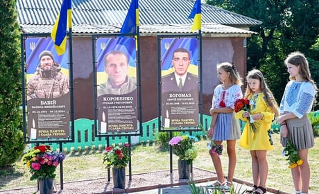 У Демівщині вшанували Героїв-земляків: відкрили Алею Слави та меморіальну дошку