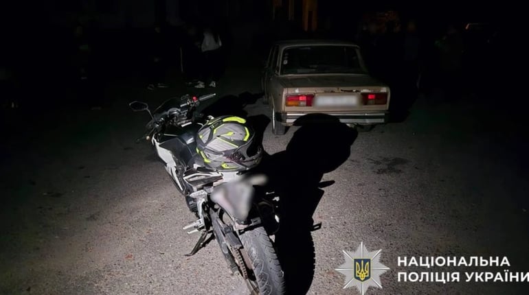 На Кагарличчині 16-річний водій на ВАЗ зіткнувся з мотоциклом: є травмований
