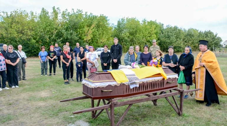 Боронив Україну в лавах Чорних Запорожців - у Ставах провели в останню путь воїна Владислава Третяка