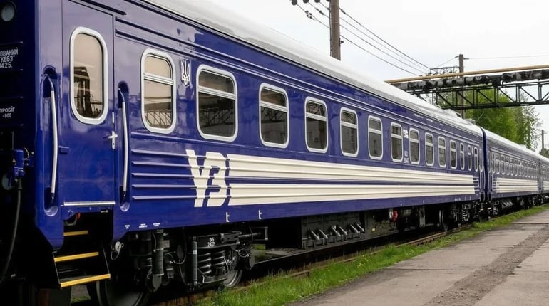 З 12 жовтня відновлюється рух приміських поїздів між Лебедином та Вирами