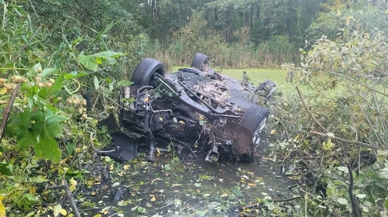 ДТП у Білопіллі: авто впало в річку, травмовано 30-річного пасажира