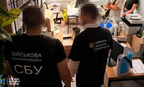 Заробляли на ліках для реанімації: прокуратура оголосила підозру причетним до зловживання