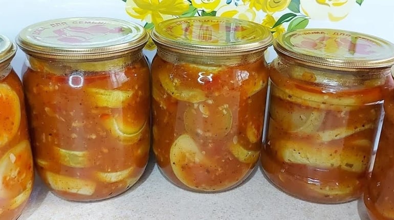 Кабачки на зиму з соусом сацебелі: пікантний рецепт