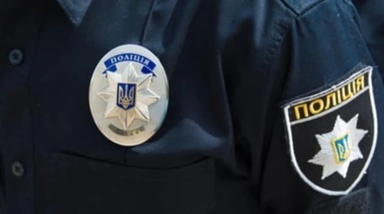 Чоловік заплатив за зарядну станцію інтернет-магазину, але товар не отримав: хроніка поліції