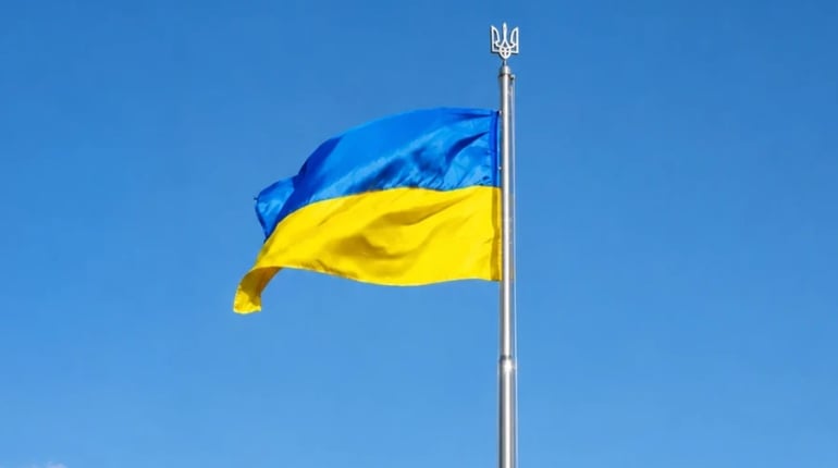 Вуличні флагштоки для підприємств і установ — як вибрати та замовити
