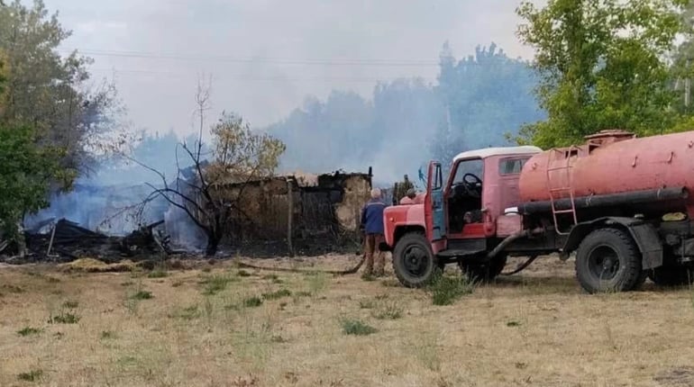 У селі Студениківської громади другий день гасять займання сухостою поблизу торфовища
