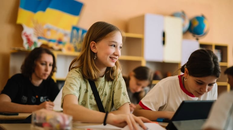 «Навчай для України» запускає новий сезон Освітнього СУПу — безкоштовні онлайн-заняття для школярів