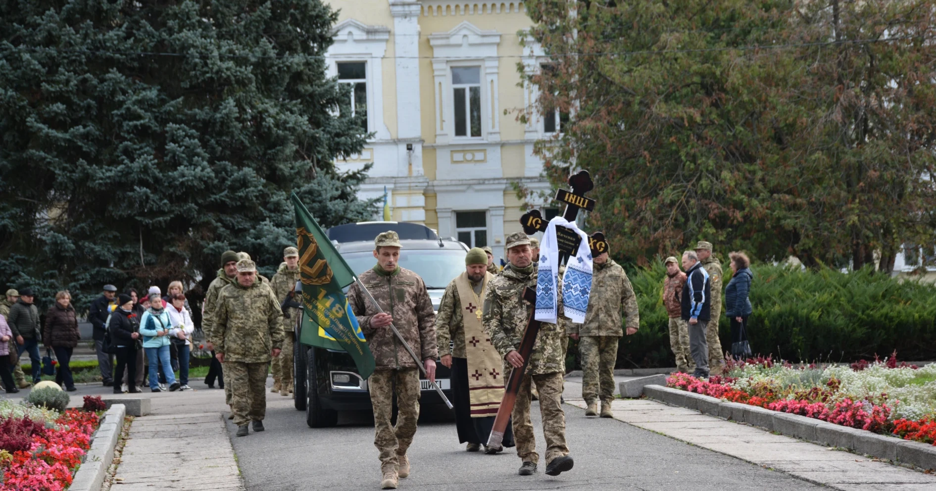 Осиротів єдиний син, у сльозах мати: прощання з Олександром ЯНЧЕНКОМ