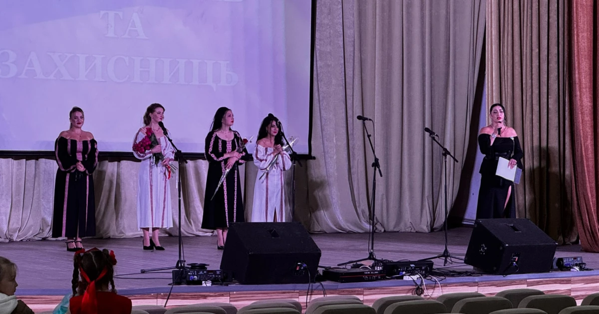 «Тут і зараз»: у Золотоноші відбувся концерт ансамблю «Лебідка»