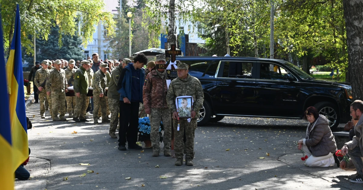 «Я не вдова! Я – дружина загиблого Героя». На щиті Дмитро Мелешко