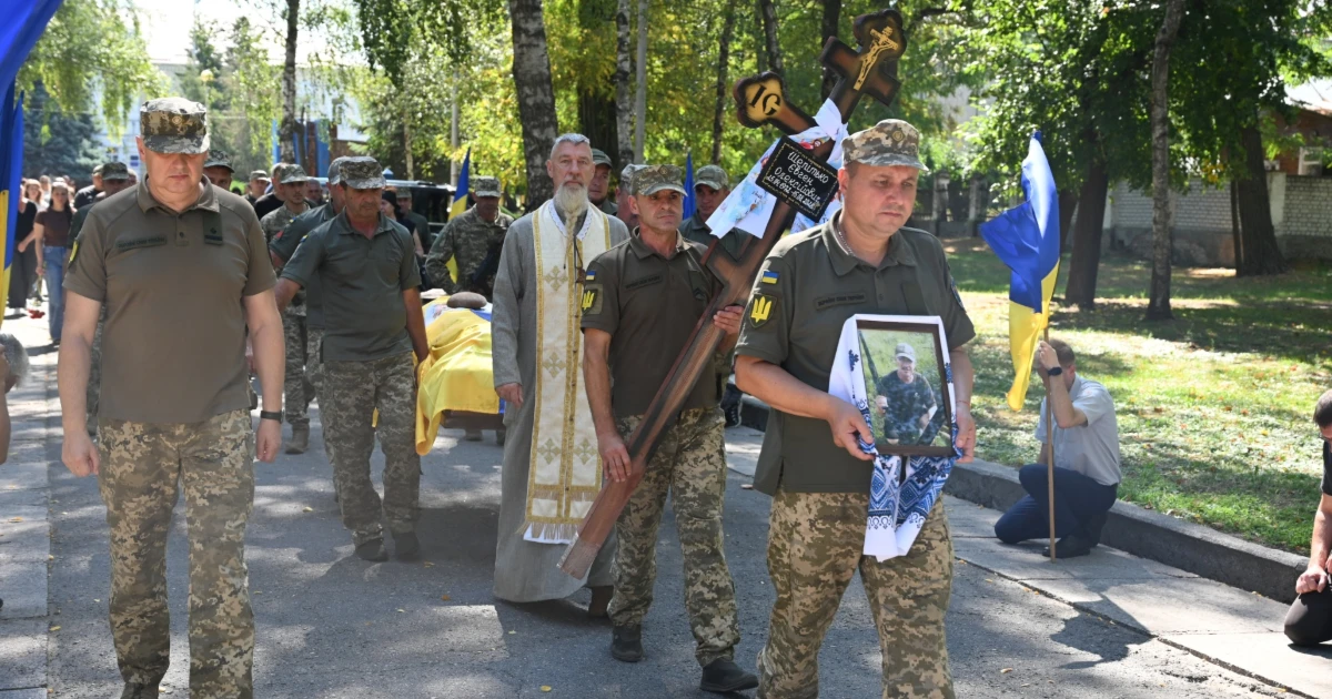 Золотоніська земля стала місцем вічного спочинку луганського воїна: на щиті Євген Шепітько