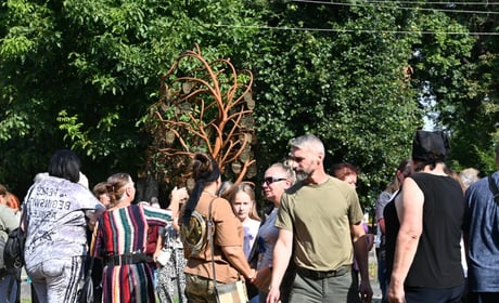 «Твоя віра — його щит. Твоя молитва — його броня»: День зниклих безвісти у Золотоноші
