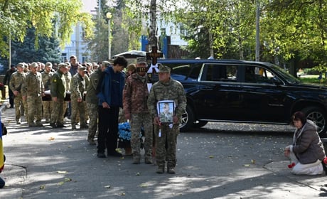 «Я не вдова! Я – дружина загиблого Героя». На щиті Дмитро Мелешко