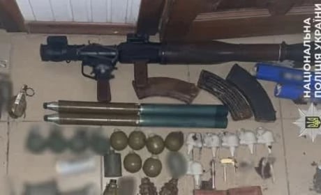 Поліцейські Золотоніщини вилучили зброю та гранати, які чоловік зберігав незаконно