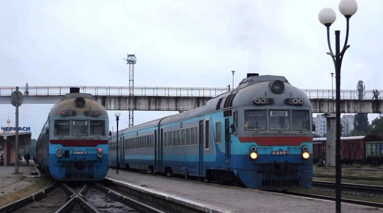 У жовтні скасовують курсування двох приміських поїздів між Черкасами та Гребінкою