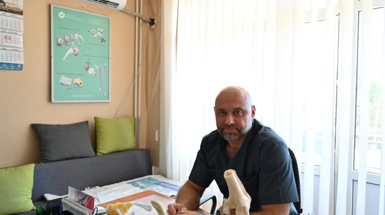 «Ми вміємо, знаємо, у нас є обладнання, але…»: чому в Золотоноші завмерла черга з ендопротезування