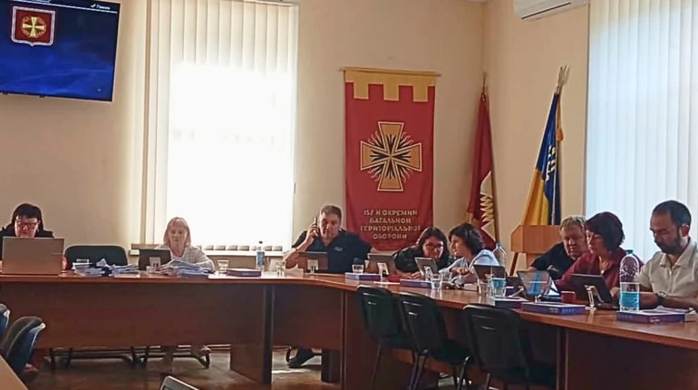 76 сесія Золотоніської міської ради: укриття, харчування, бюджет і безпритульні тварини