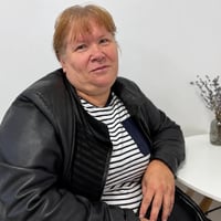 Сотні бутербродів, тисячі кексів і шкарпетки для військових: історія волонтерки Оксани Бондаренко