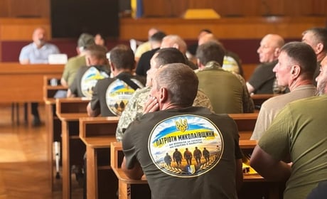 «Ми не маємо бігати по кабінетах»: ветерани Первомайська створили власну організацію