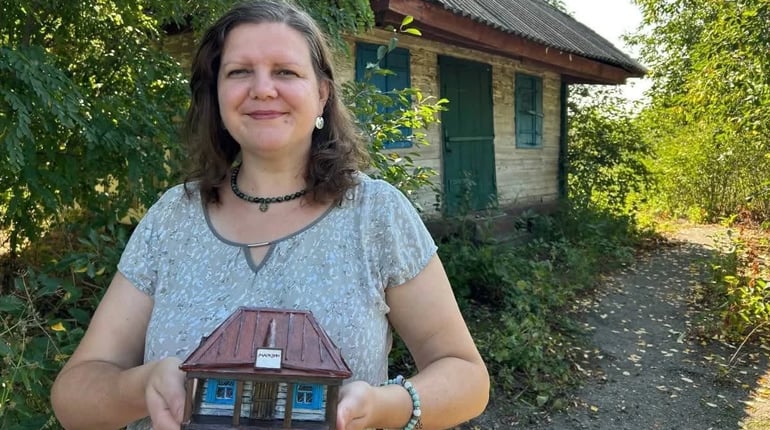 Хата, яку можна взяти із собою: як сестри Пташник допомагають зберегти пам’ять