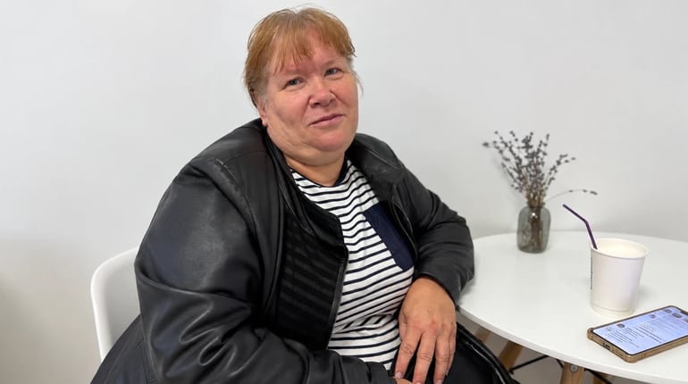 Сотні бутербродів, тисячі кексів і шкарпетки для військових: історія волонтерки Оксани Бондаренко