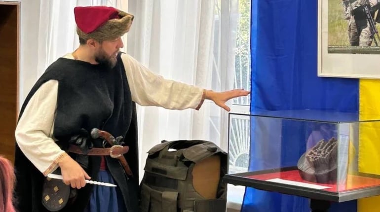 Від княжої доби до сучасного фронту: у Первомайську діє виставка про еволюцію українського війська
