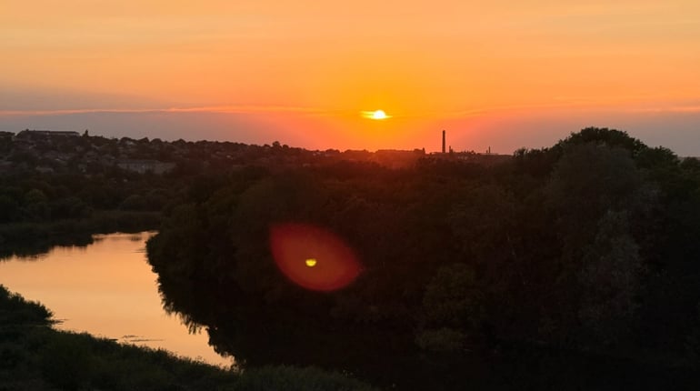 Як спіймати літо за хвіст: один захід сонця над Південним Бугом